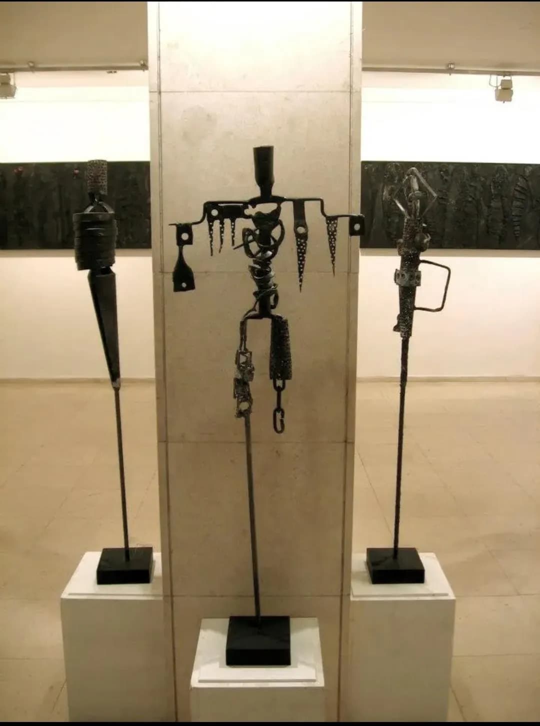 Exposition « The Sleepers » – 4 sculptures, sculpture (vue d’exposition), 2008.