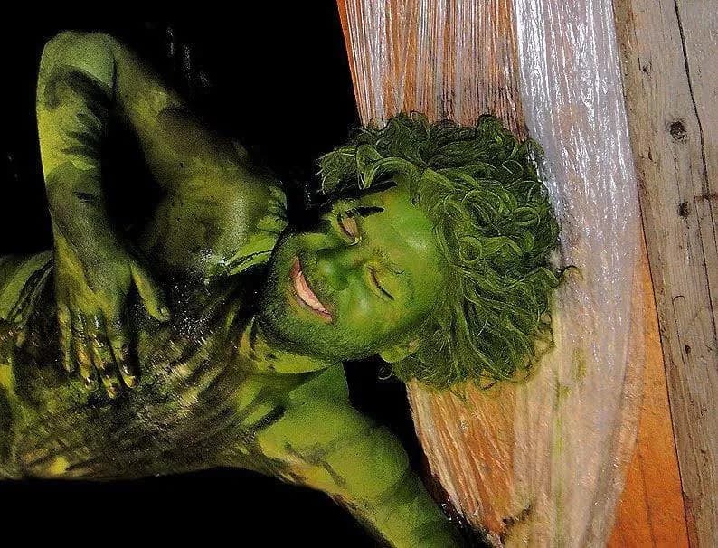 Sleepers 2, photographie de performance (body painting) – Belgrade, 2013.